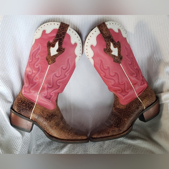 🌟SEE NEW LISTING🌟🎀Cowgirl Boots💗Barbie Pink w/ Croc Leather Design💗 8.5B - Picture 6 of 10